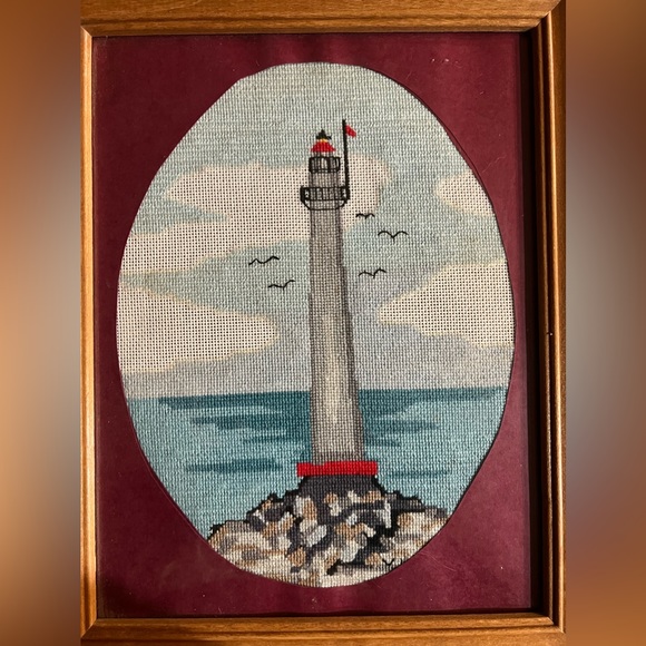 Beautiful lighthouse needlepoint - Picture 2 of 2